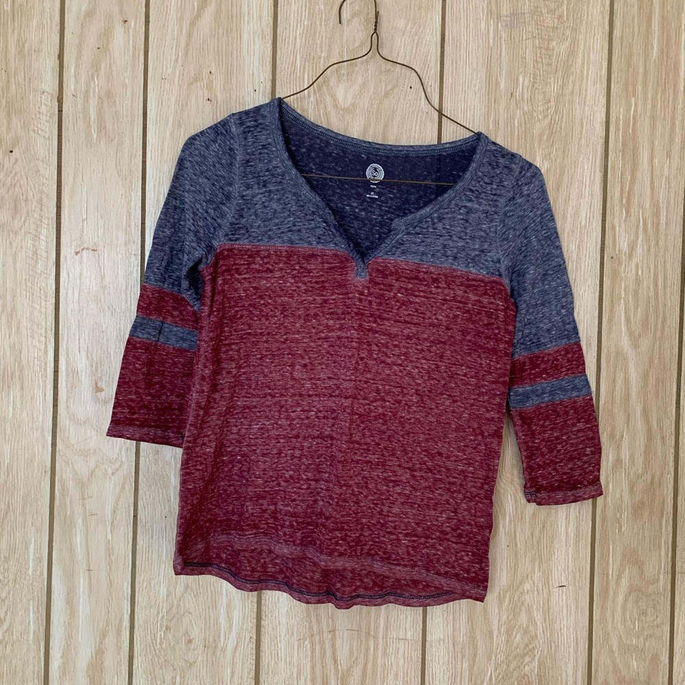 3/4 length sleeve shirt x small